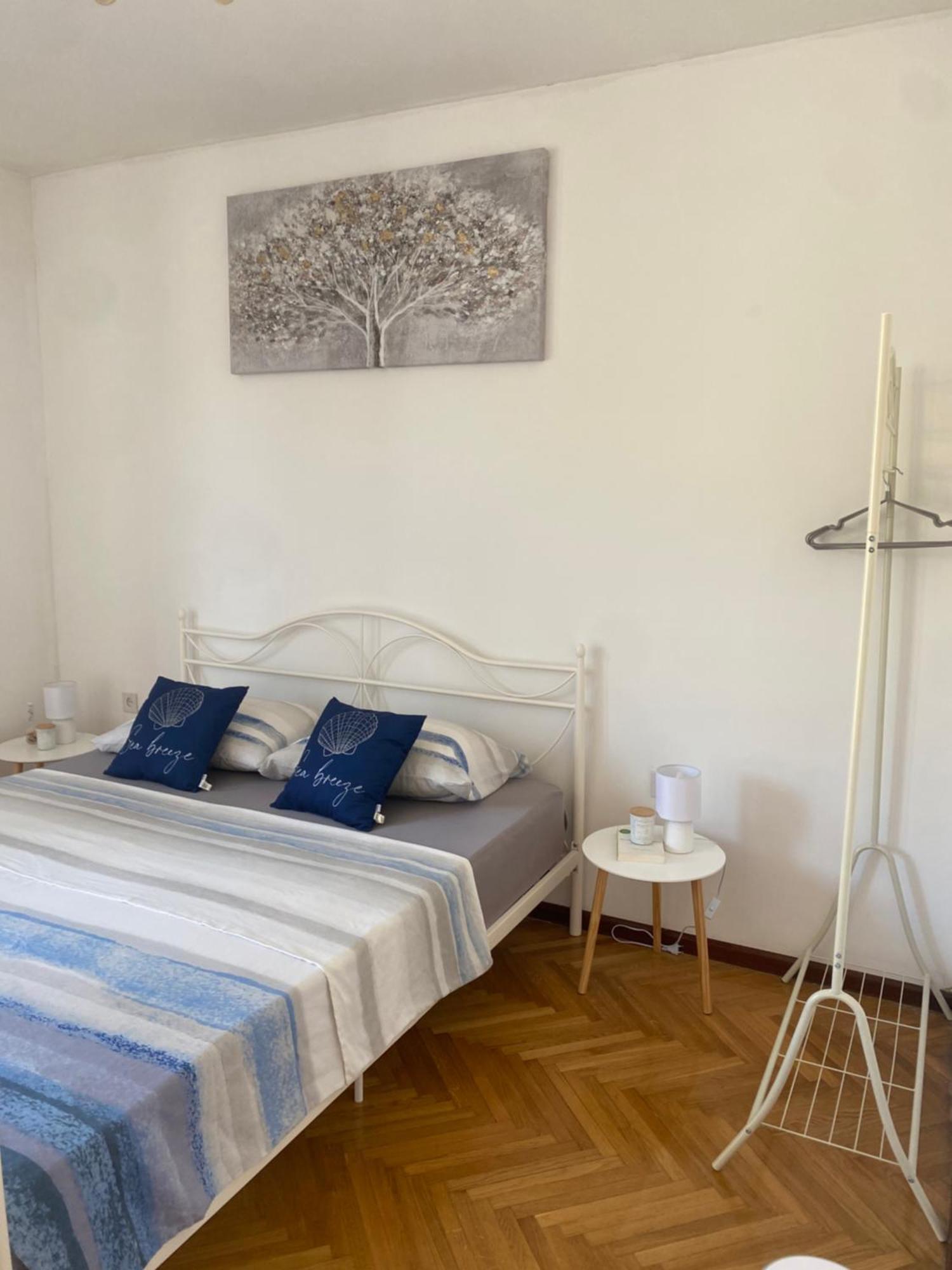 Apartment Niko - Self Check - In Split Exterior foto