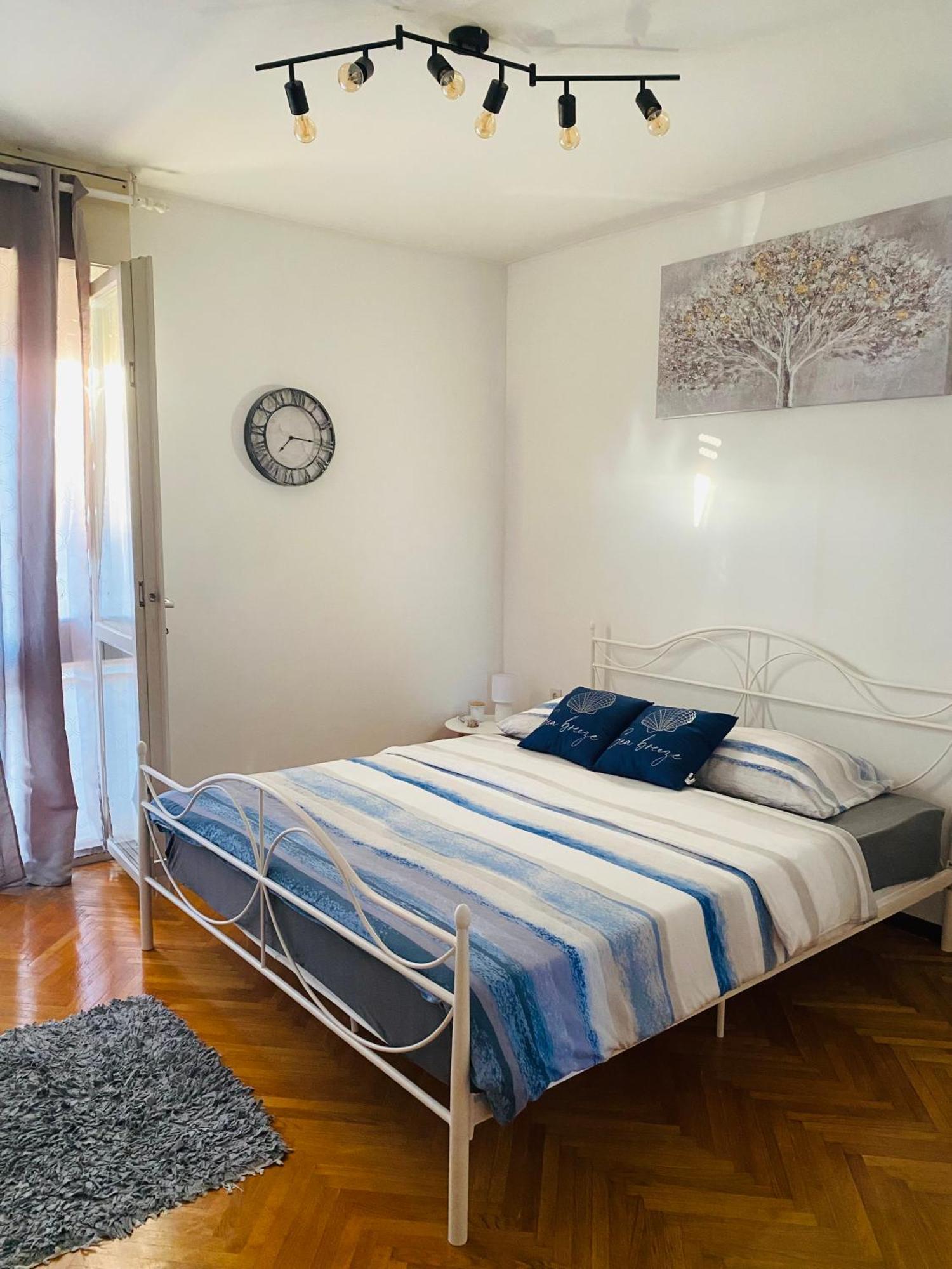 Apartment Niko - Self Check - In Split Exterior foto